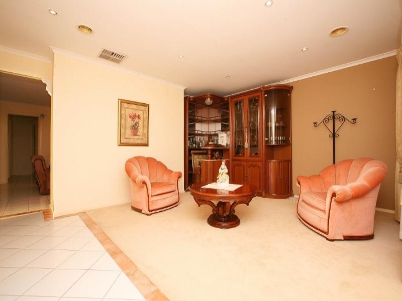 56 Honeyeater Crescent, Taylors Lakes VIC 3038