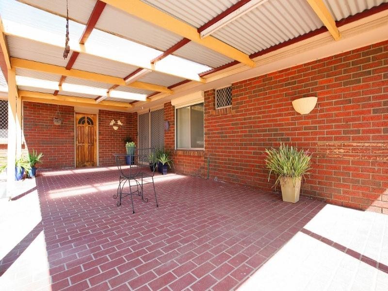 56 Honeyeater Crescent, Taylors Lakes VIC 3038