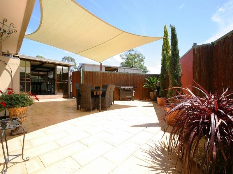 21 Firbank Terrace, Albanvale VIC 3021