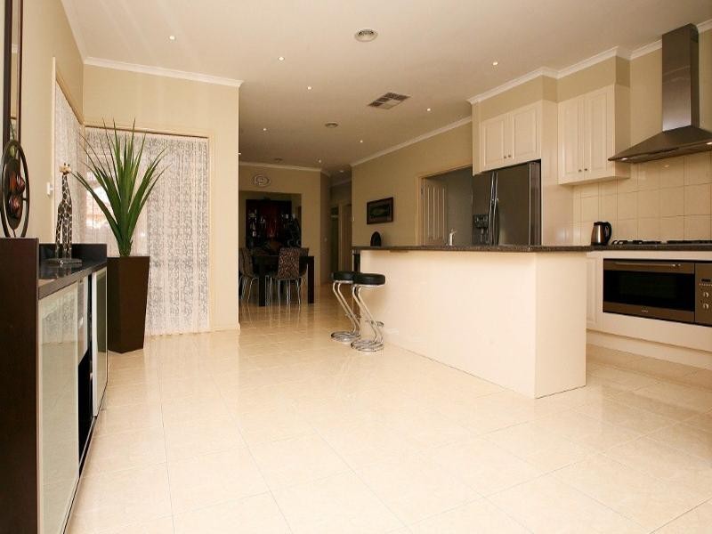 47 Park Lane, Taylors Hill VIC 3037