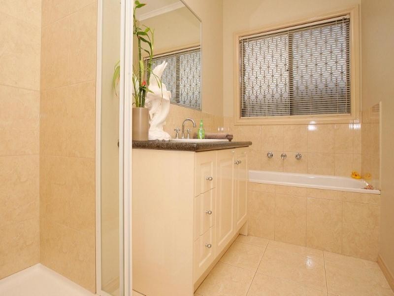 47 Park Lane, Taylors Hill VIC 3037