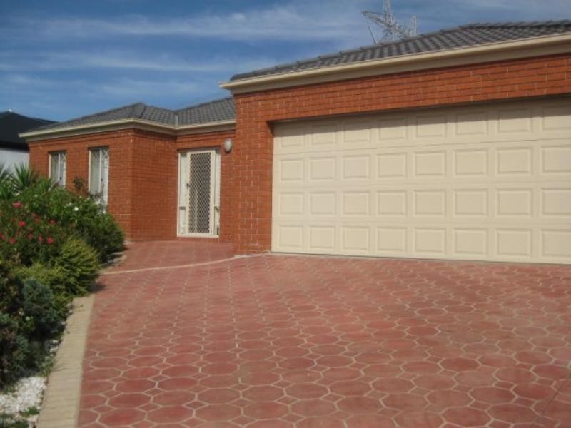 11 Knight Court, Hillside VIC 3037