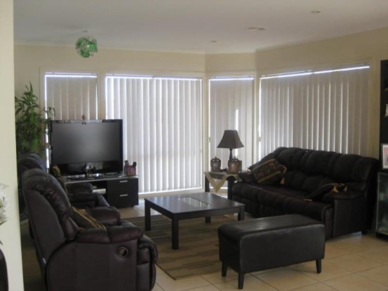 11 Knight Court, Hillside VIC 3037