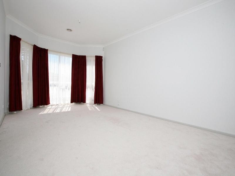 2 Saxby Court, Burnside VIC 3023