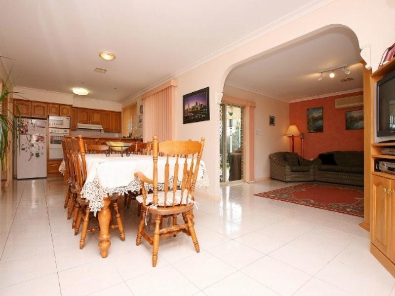 33 Cynthia Court, Hillside VIC 3037