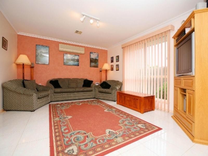 33 Cynthia Court, Hillside VIC 3037