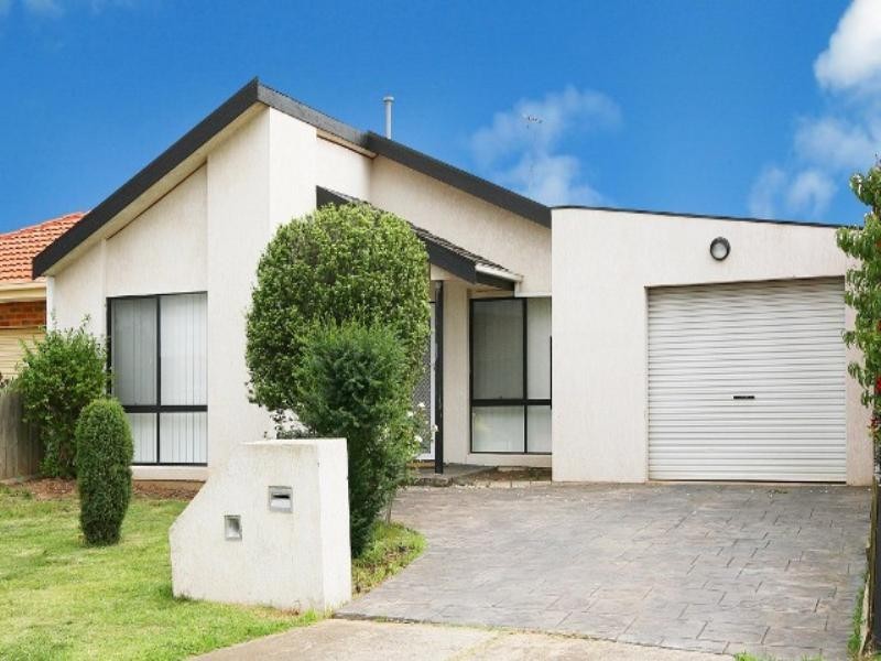 7 Wallace Street, Delahey VIC 3037