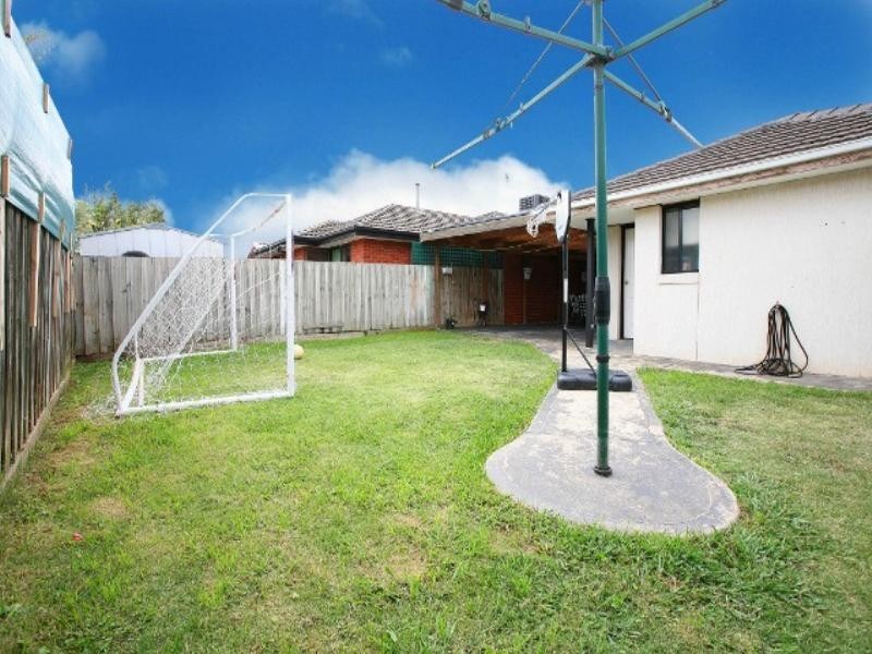 7 Wallace Street, Delahey VIC 3037