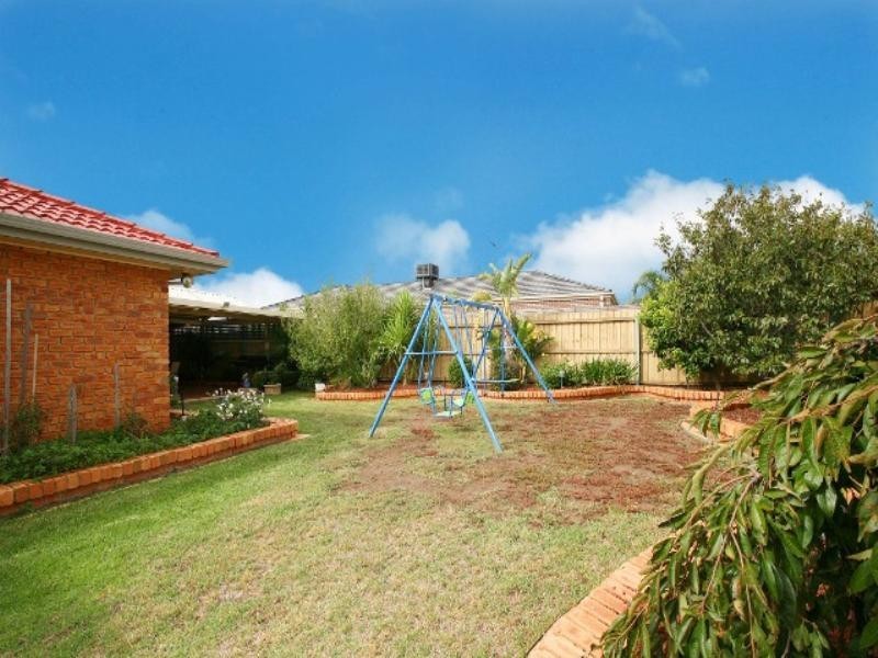 9 Jenny Court, Hillside VIC 3037