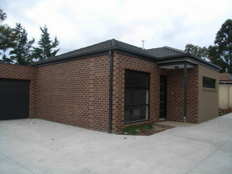 2/4 Montrose Court, Sydenham VIC 3037