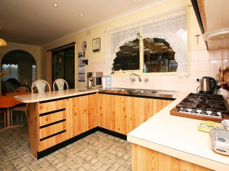 29 Kurung Drive, Kings Park VIC 3021