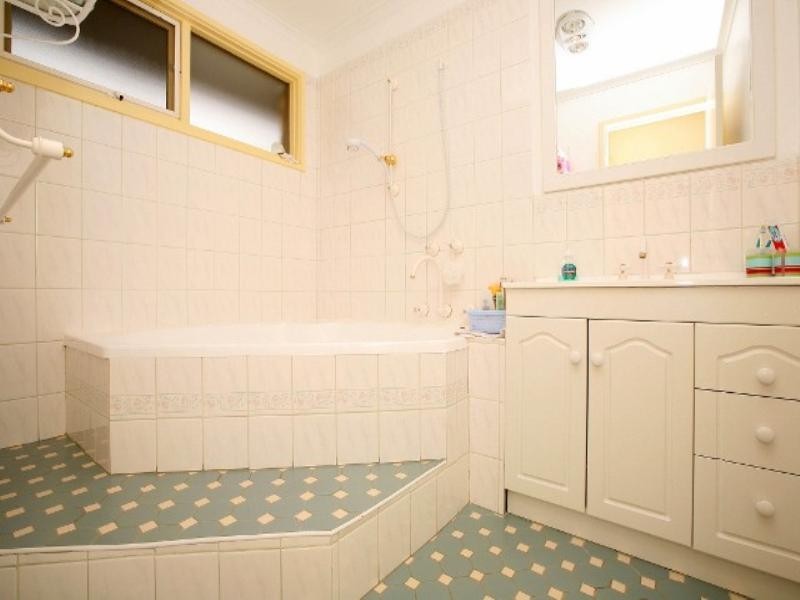 29 Kurung Drive, Kings Park VIC 3021