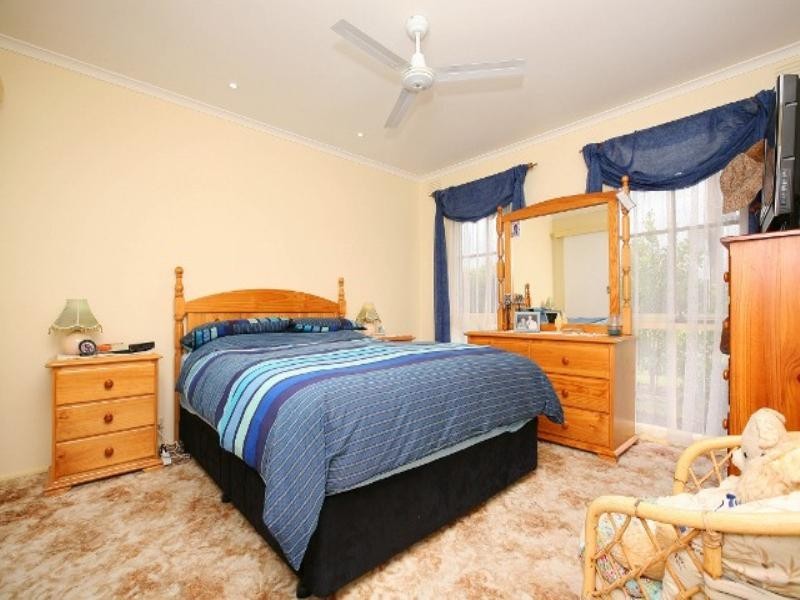 29 Kurung Drive, Kings Park VIC 3021