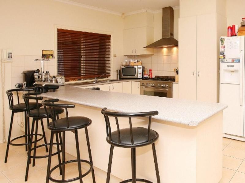 10 Aneta Avenue, Hillside VIC 3037