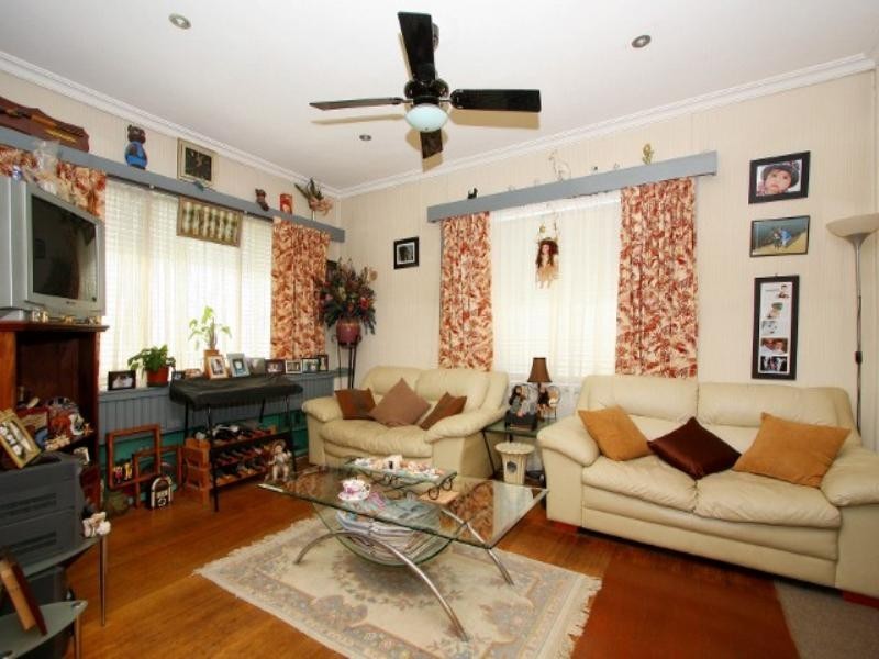 24 Errington Road, St Albans VIC 3021