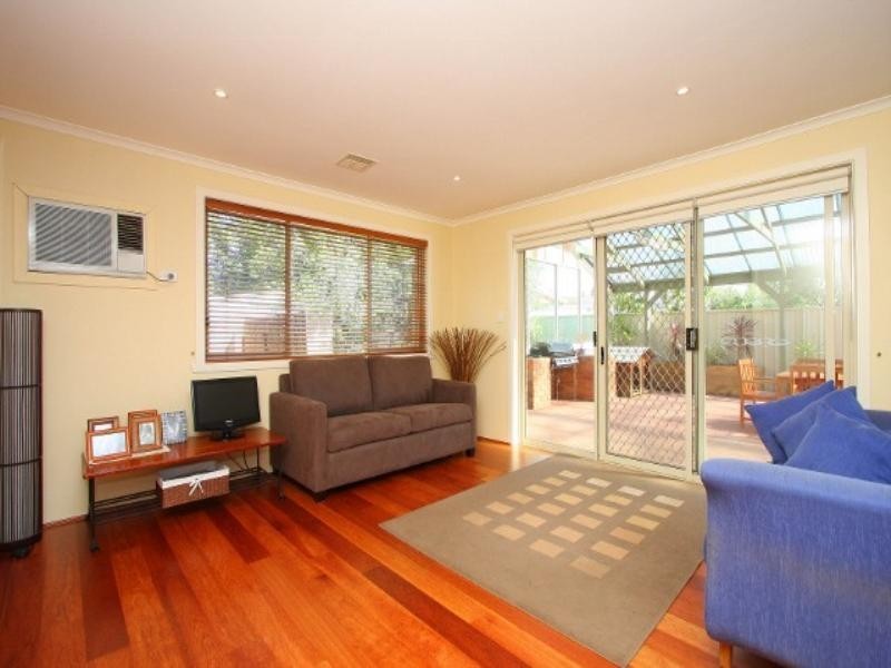 11 Bellbird Avenue, Taylors Lakes VIC 3038