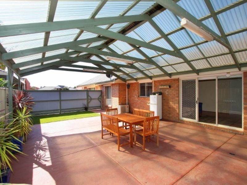 11 Bellbird Avenue, Taylors Lakes VIC 3038