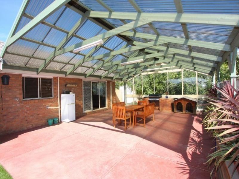 11 Bellbird Avenue, Taylors Lakes VIC 3038