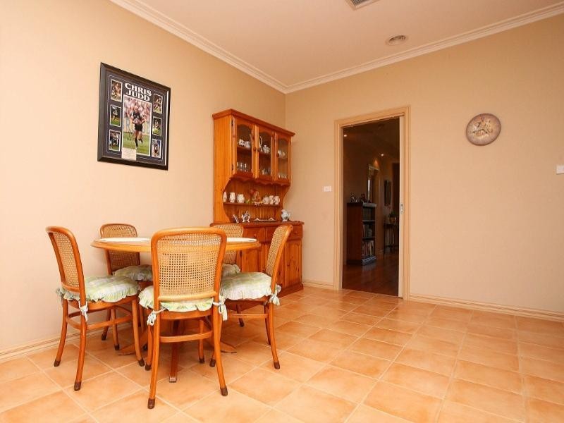 74 Wolviston Avenue, Hillside VIC 3037