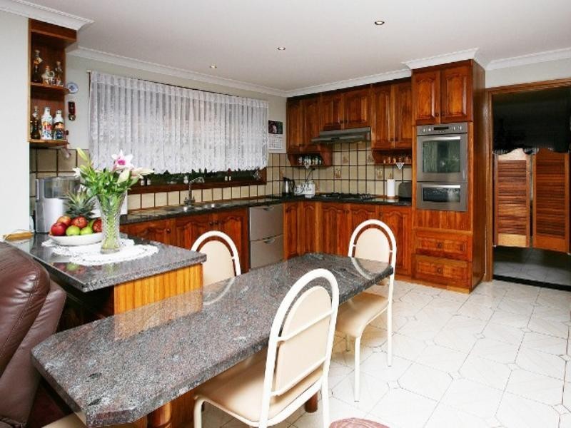 37 Shakespeare Drive, Delahey VIC 3037