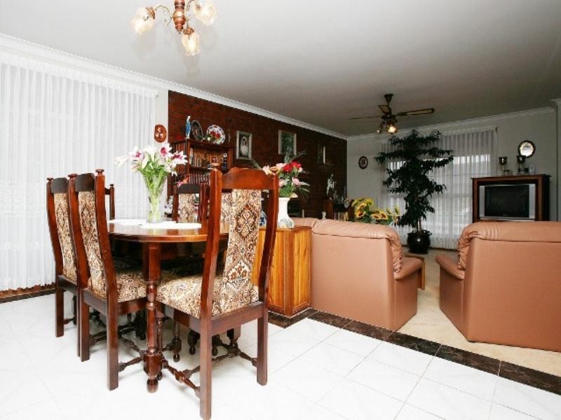 37 Shakespeare Drive, Delahey VIC 3037