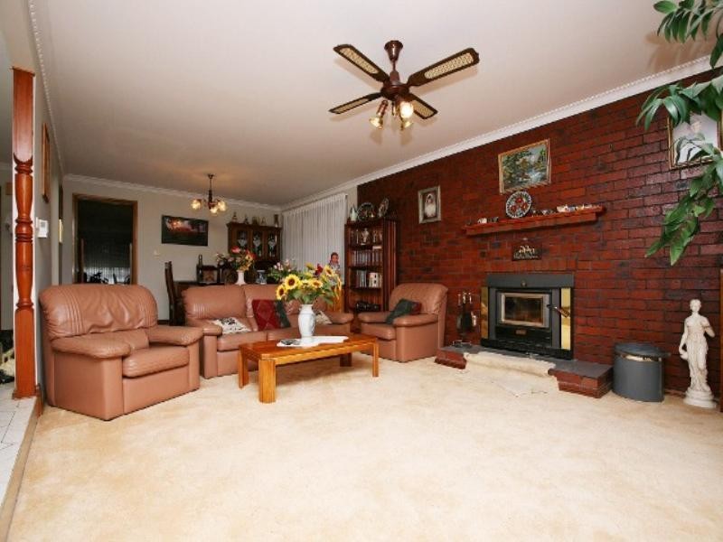 37 Shakespeare Drive, Delahey VIC 3037