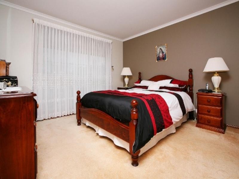 37 Shakespeare Drive, Delahey VIC 3037