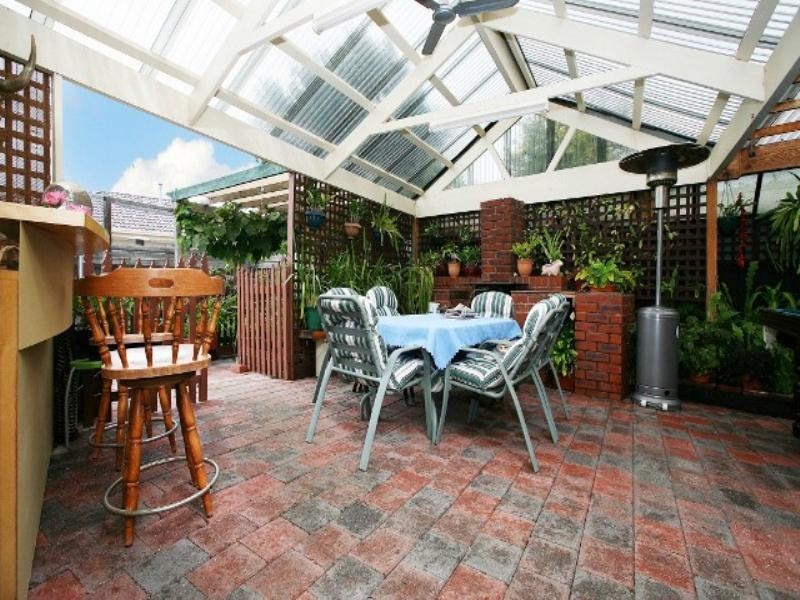 37 Shakespeare Drive, Delahey VIC 3037