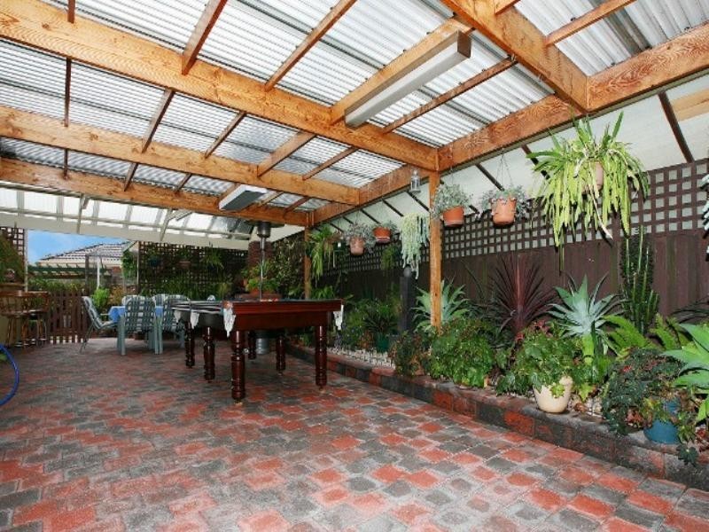 37 Shakespeare Drive, Delahey VIC 3037