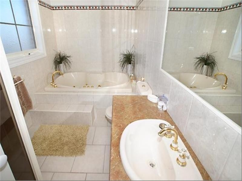 20 Highwood Drive, Hillside VIC 3037