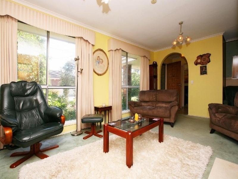 6 Narong Place, Keilor Downs VIC 3038