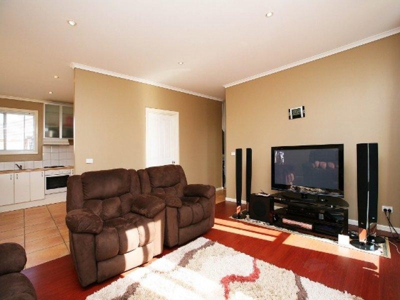 33 Pro Hart Way, Caroline Springs VIC 3023