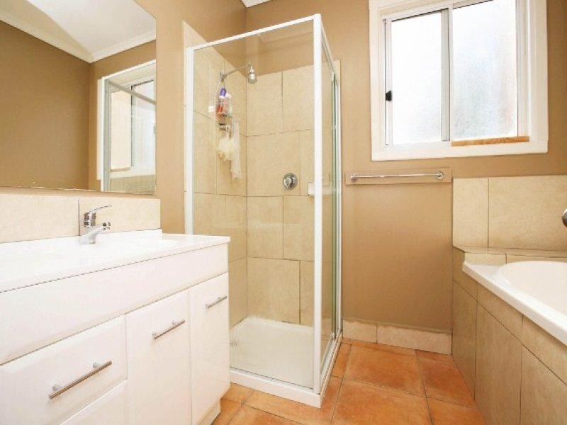 33 Pro Hart Way, Caroline Springs VIC 3023