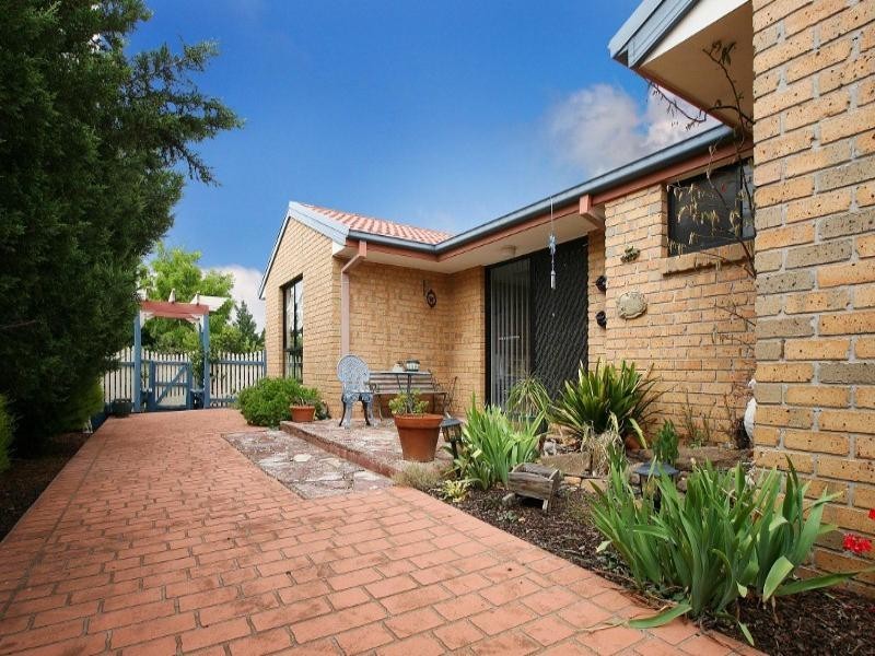 14 Avenham Court, Hillside VIC 3037