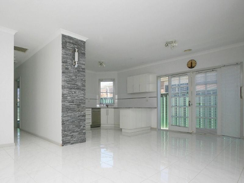 2 Saxby Court, Burnside VIC 3023