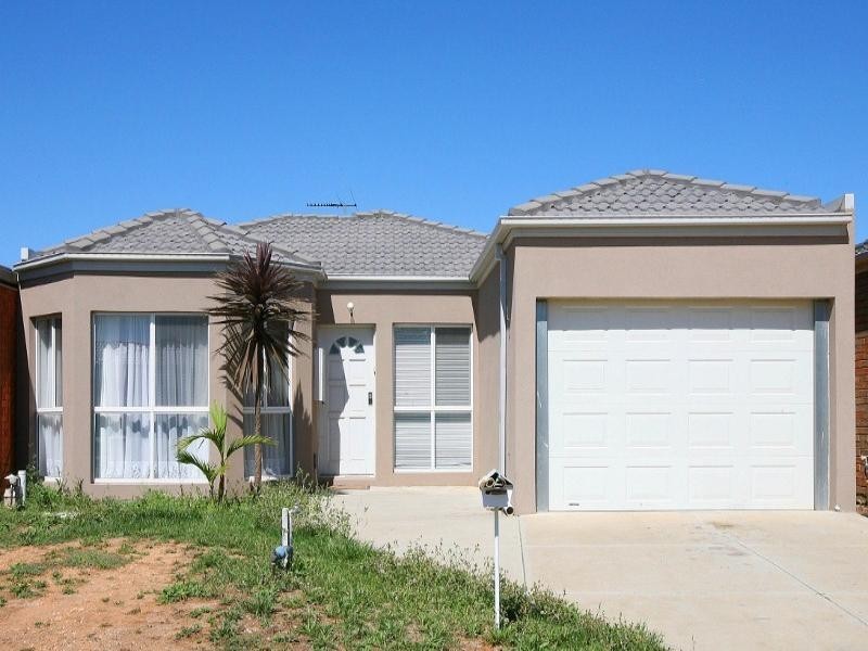 2 Saxby Court, Burnside VIC 3023