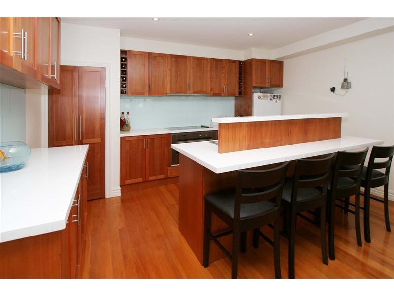 76 Jindabyne Avenue, Taylors Hill VIC 3037