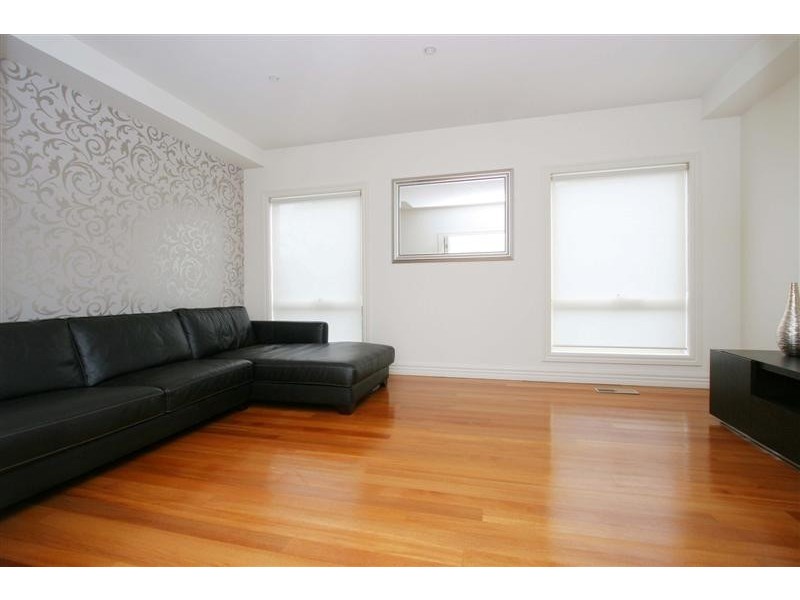 76 Jindabyne Avenue, Taylors Hill VIC 3037