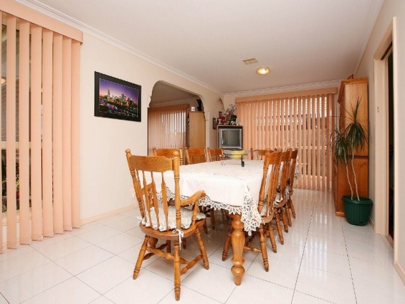 33 Cynthia Court, Hillside VIC 3037