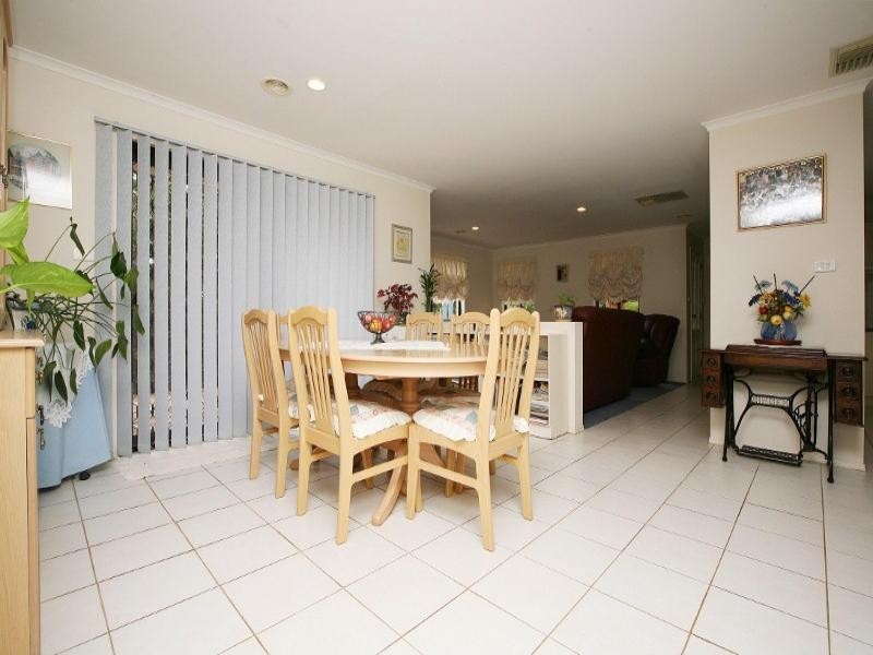 14 Avenham Court, Hillside VIC 3037