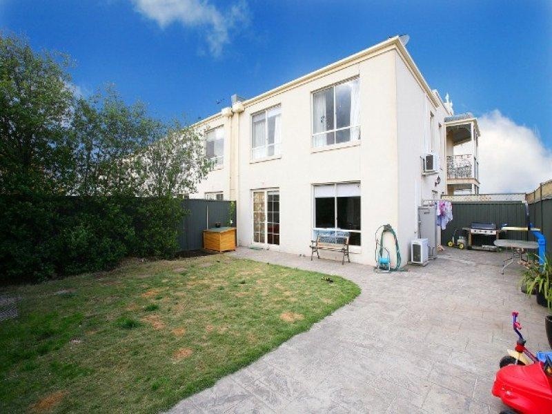 30 Parkview Terrace, Sydenham VIC 3037