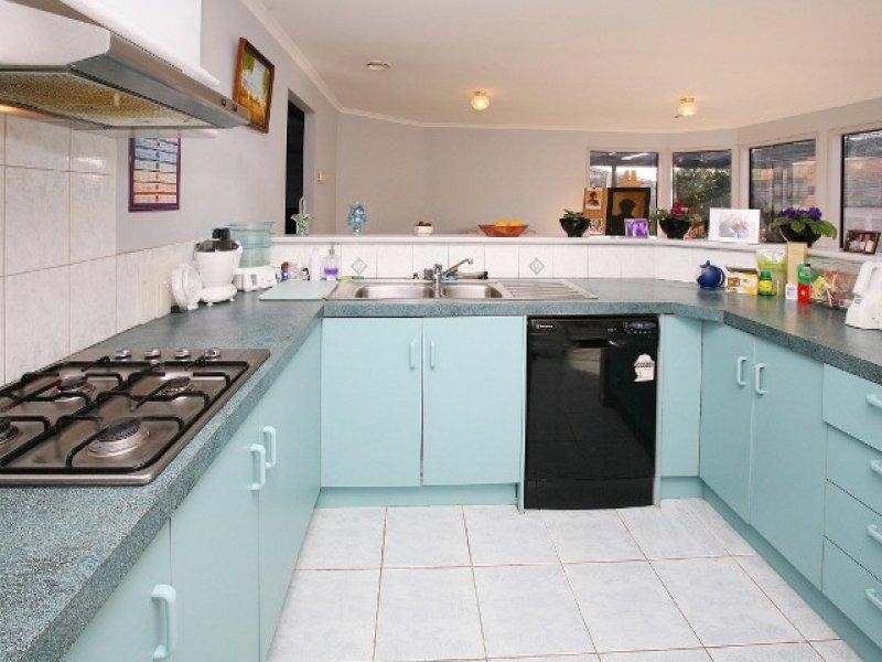 1 Perret Walk, Sydenham VIC 3037