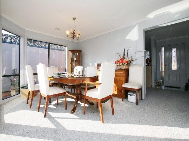 1 Perret Walk, Sydenham VIC 3037