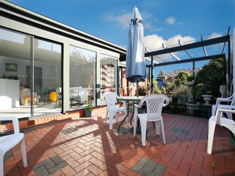 1 Perret Walk, Sydenham VIC 3037