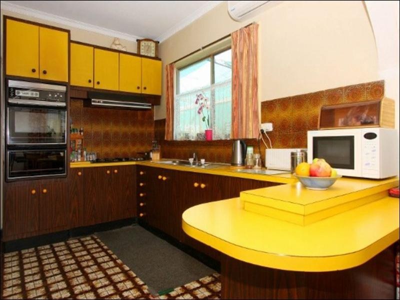 24 Errington Road, St Albans VIC 3021