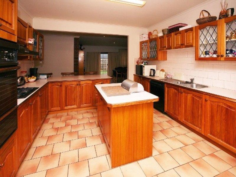 9 Montrose Court, Sydenham VIC 3037