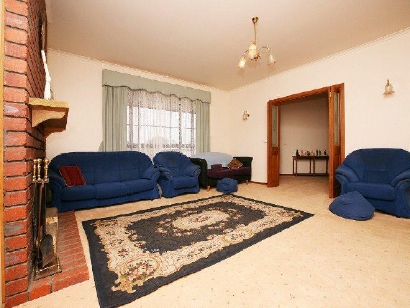 9 Montrose Court, Sydenham VIC 3037