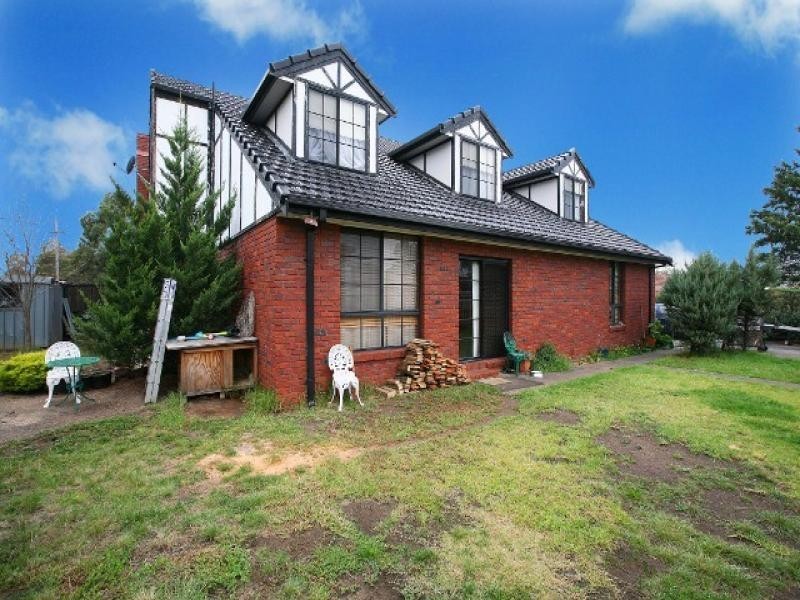 9 Montrose Court, Sydenham VIC 3037