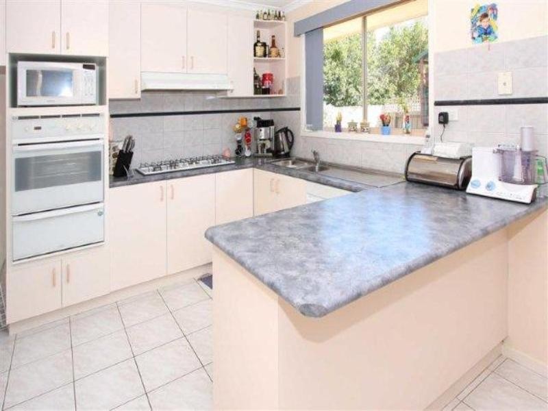 6 Barrell Court, Delahey VIC 3037