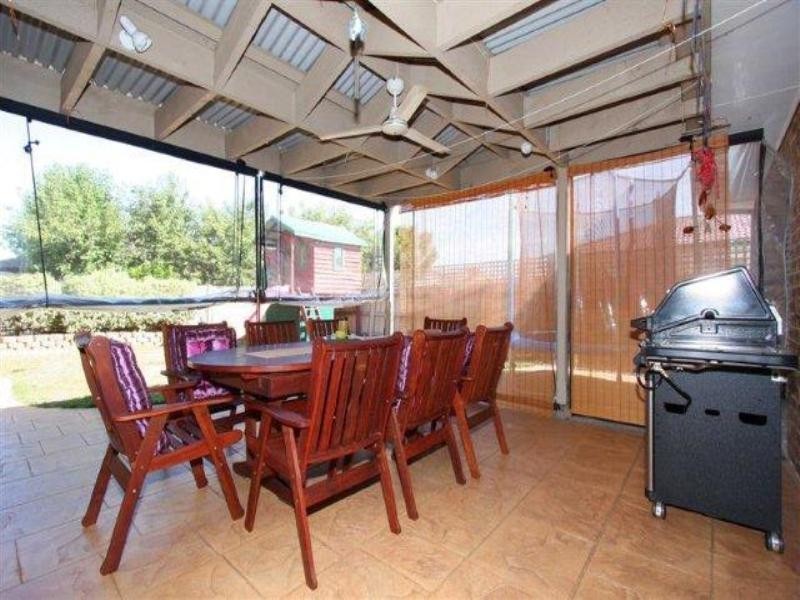 6 Barrell Court, Delahey VIC 3037